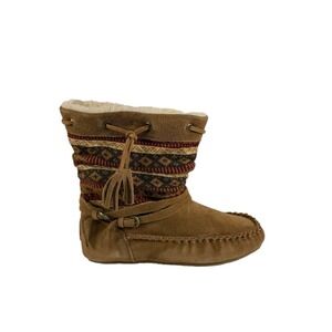 Bearpaw Women's Cyan boot in a hickory color, Suede Size 7